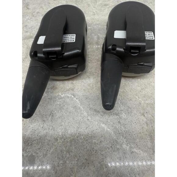 Silvania Two-way radios FRS104 with manual. Pre-owned. - Picture 4 of 6